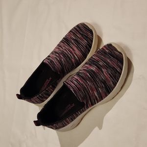 Sketchers sneakers 6.5